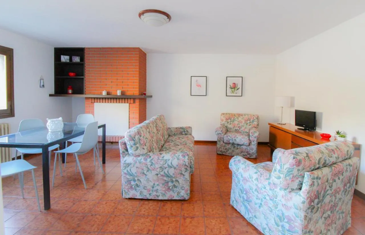 Villa Da Anna Cremia 0*,